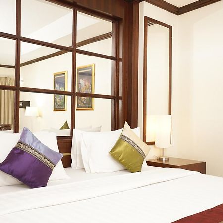Grand Business Inn Bangkok Extérieur photo