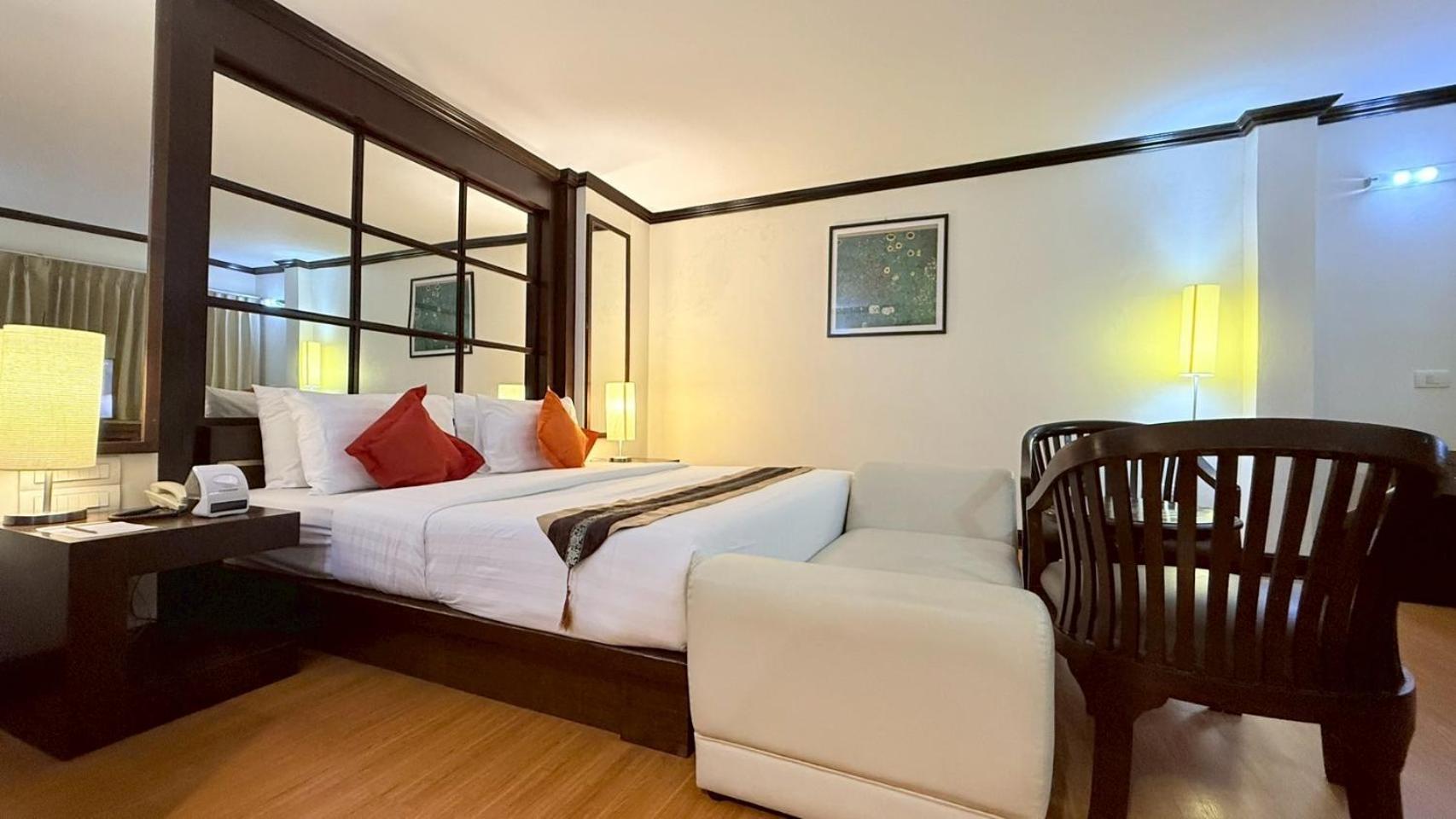 Grand Business Inn Bangkok Extérieur photo