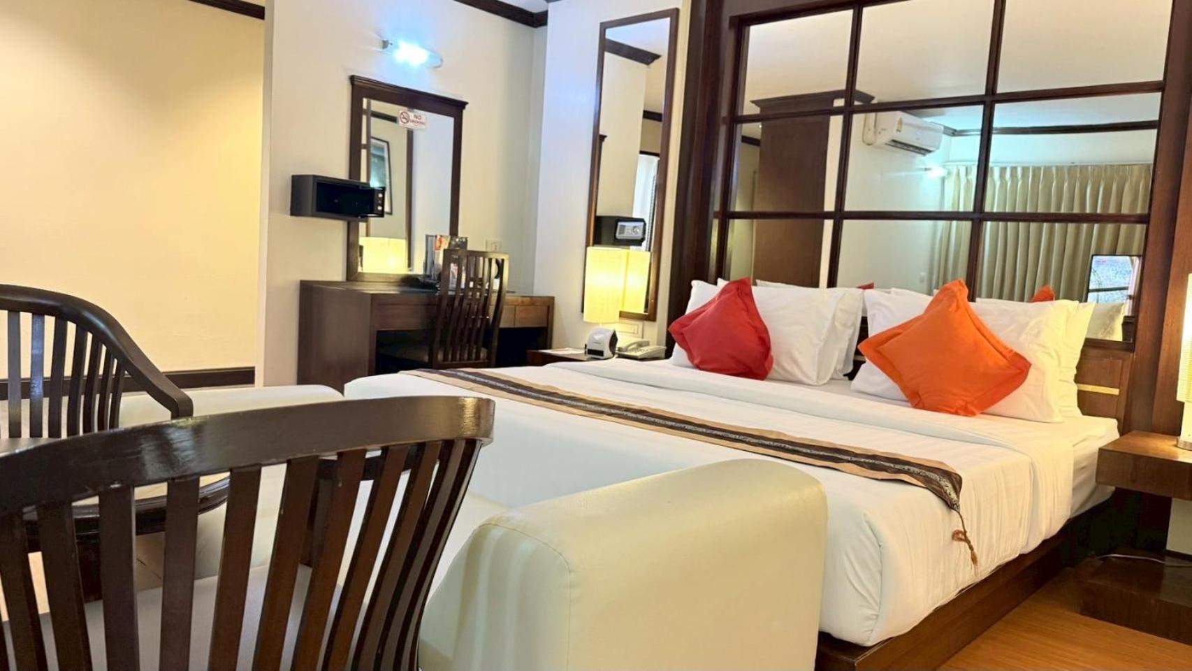 Grand Business Inn Bangkok Extérieur photo