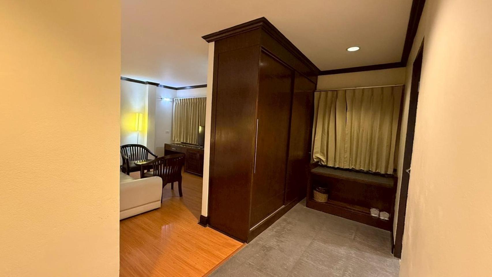 Grand Business Inn Bangkok Extérieur photo