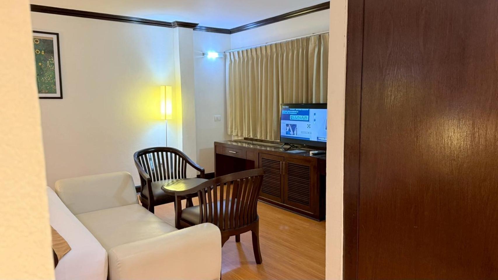Grand Business Inn Bangkok Extérieur photo
