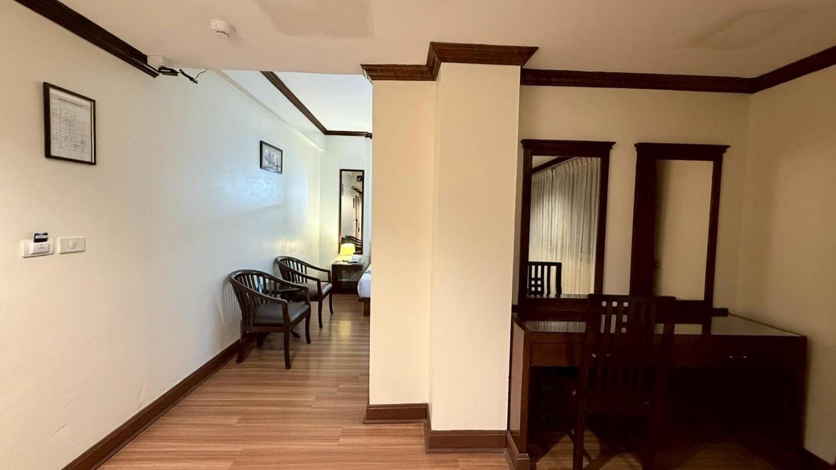 Grand Business Inn Bangkok Extérieur photo