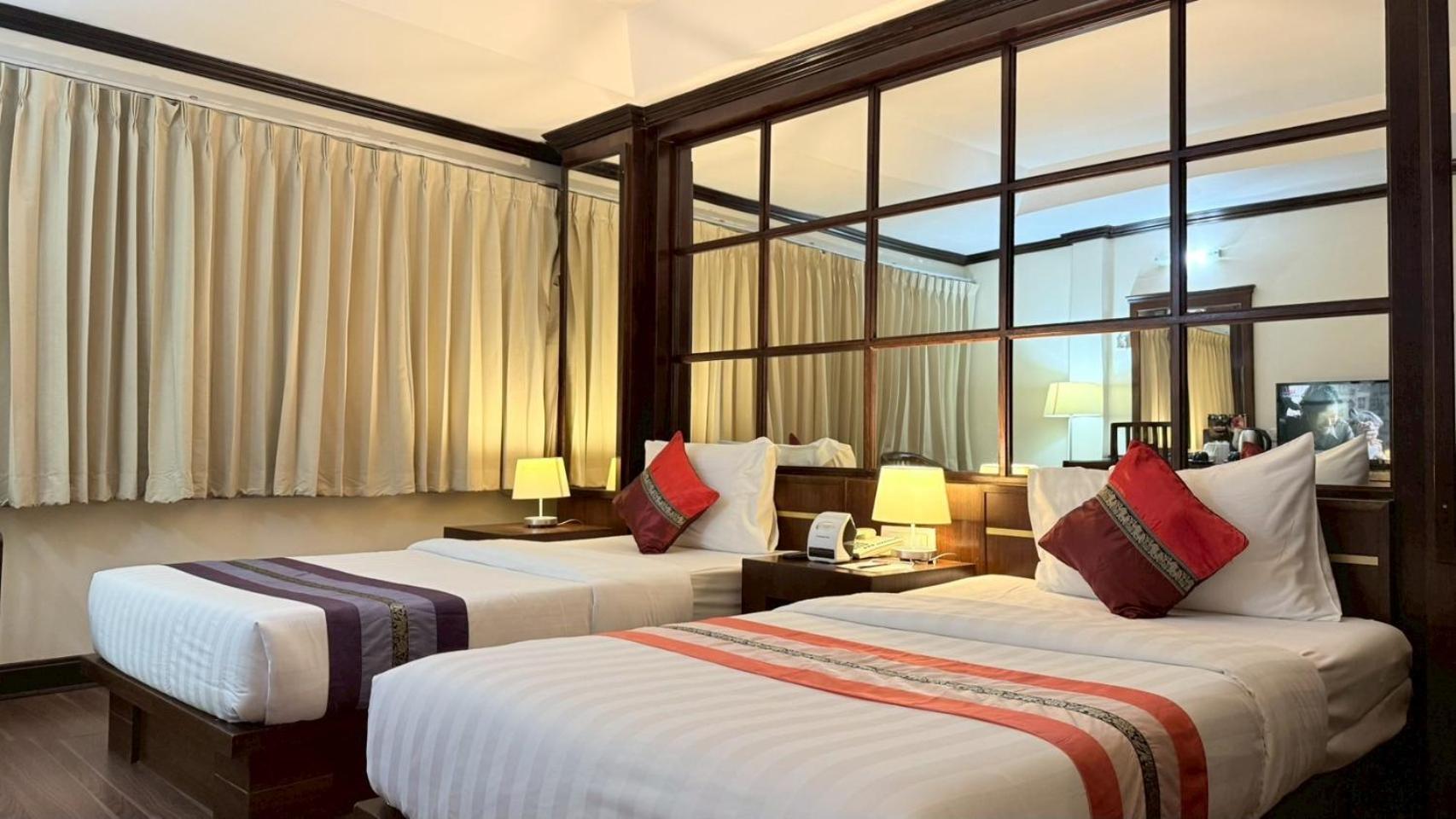 Grand Business Inn Bangkok Extérieur photo