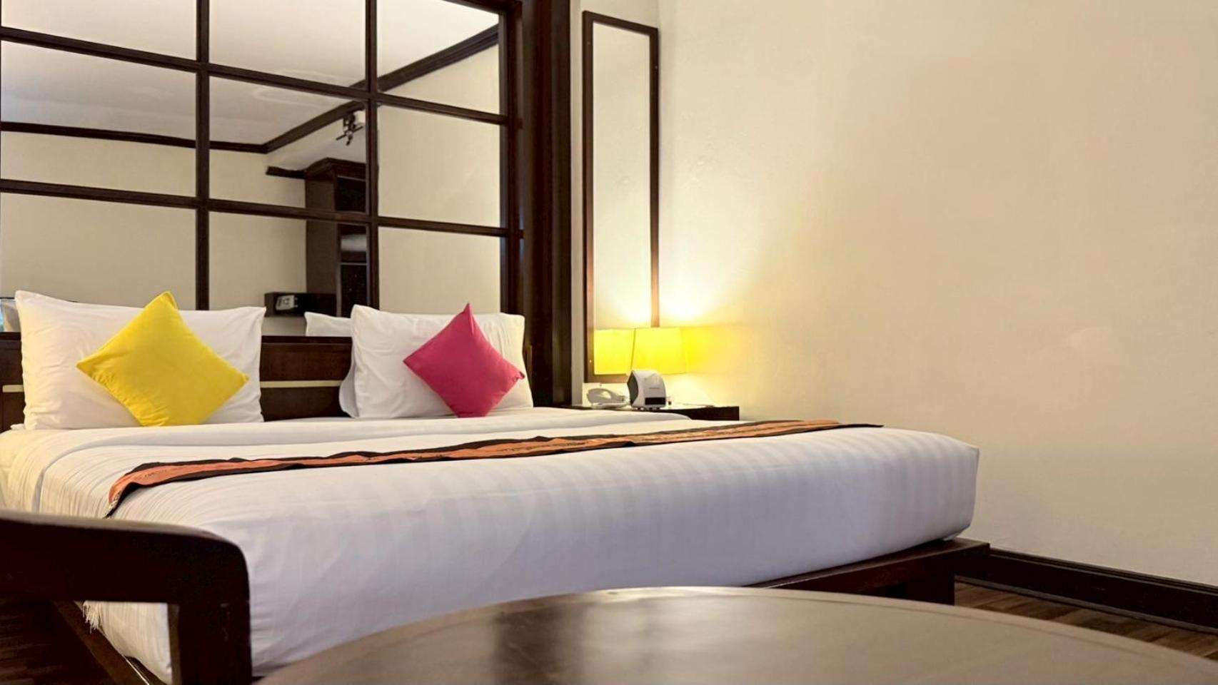 Grand Business Inn Bangkok Extérieur photo