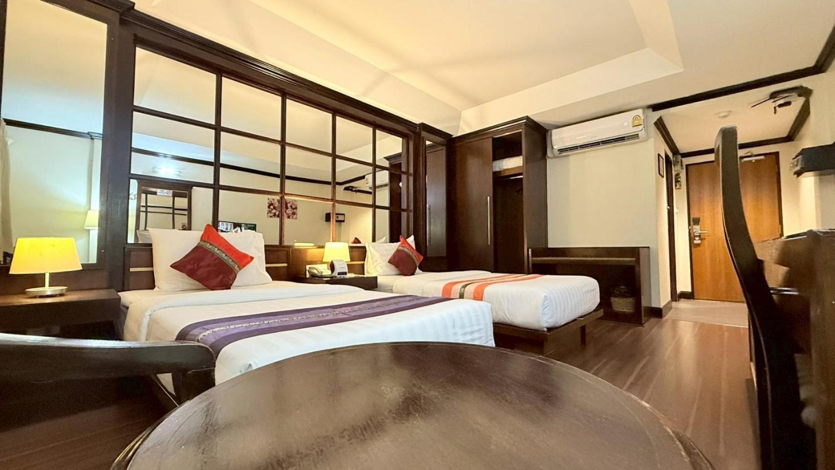 Grand Business Inn Bangkok Extérieur photo