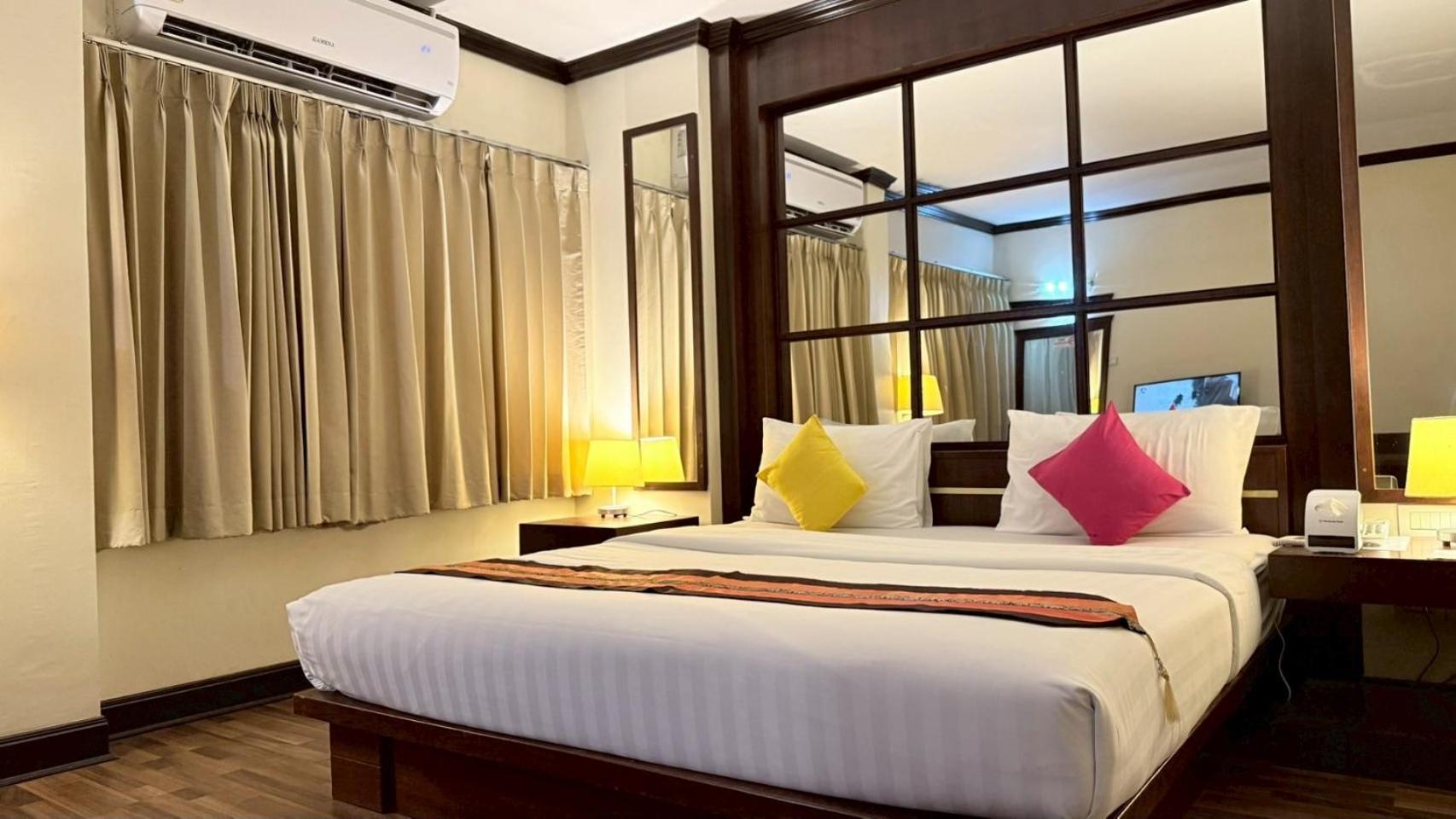 Grand Business Inn Bangkok Extérieur photo