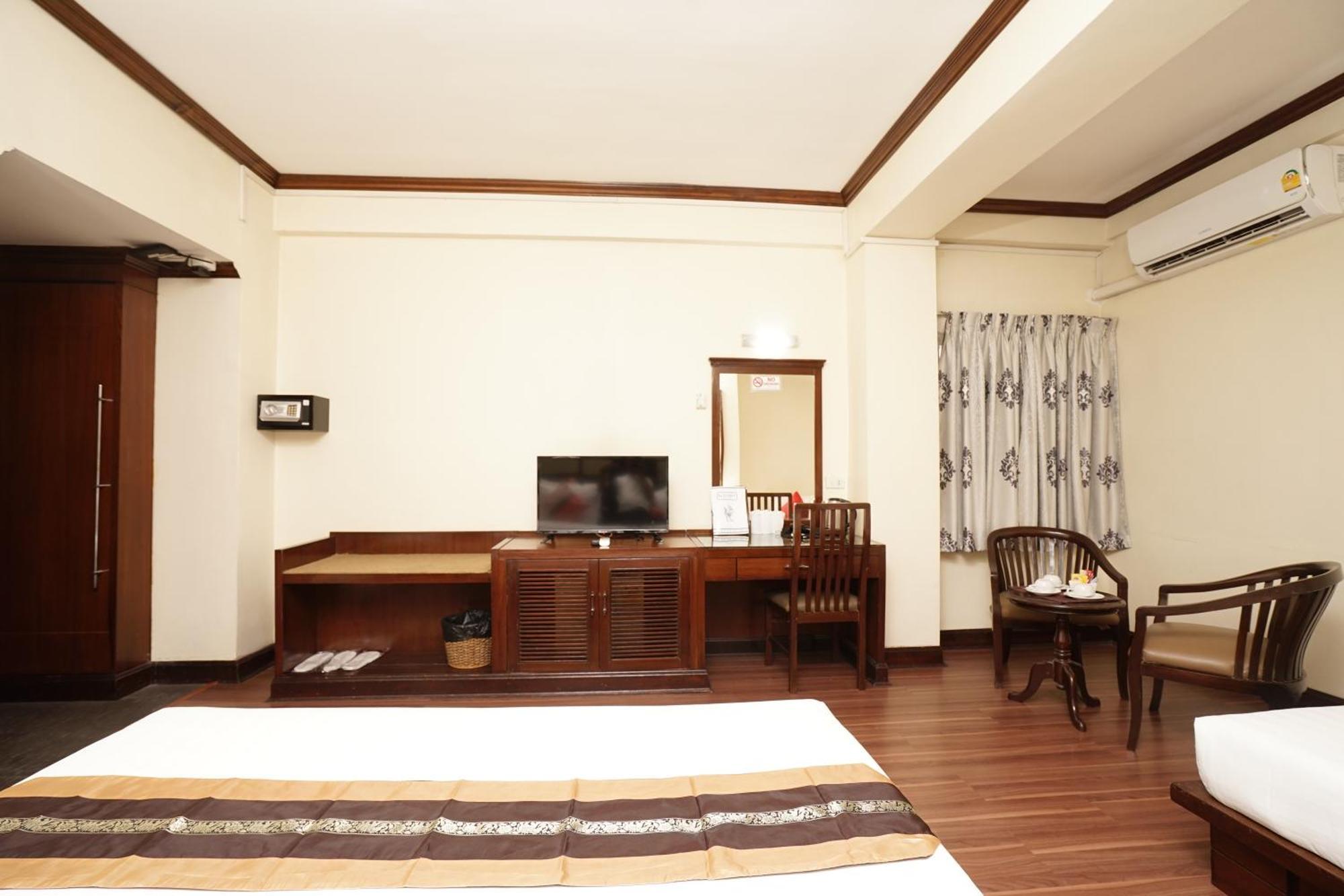 Grand Business Inn Bangkok Extérieur photo