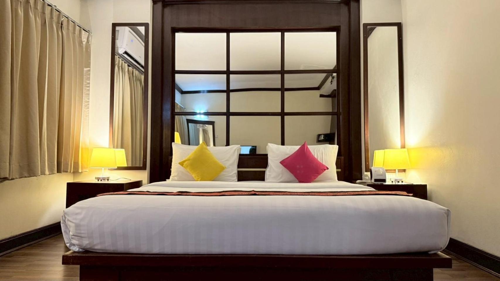 Grand Business Inn Bangkok Extérieur photo
