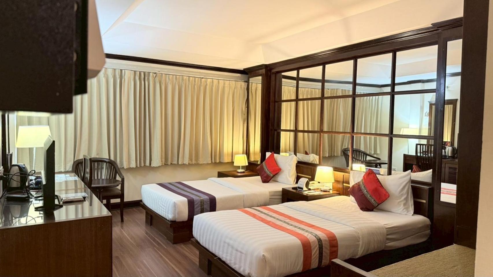 Grand Business Inn Bangkok Extérieur photo