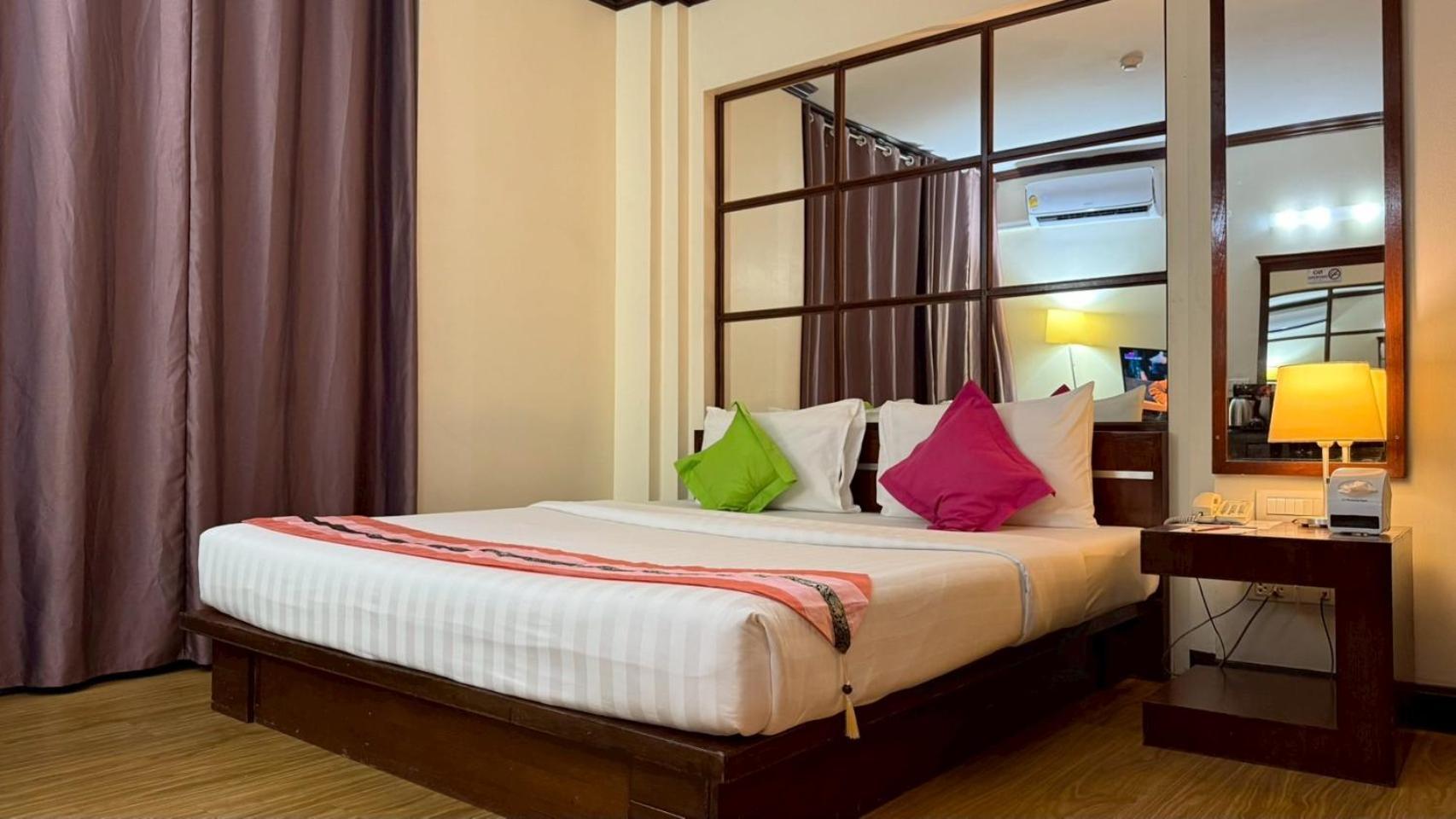 Grand Business Inn Bangkok Extérieur photo