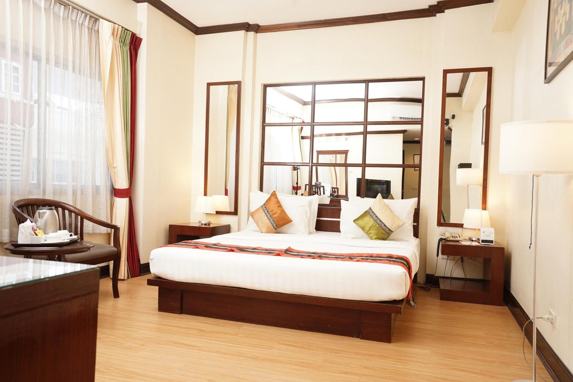 Grand Business Inn Bangkok Extérieur photo