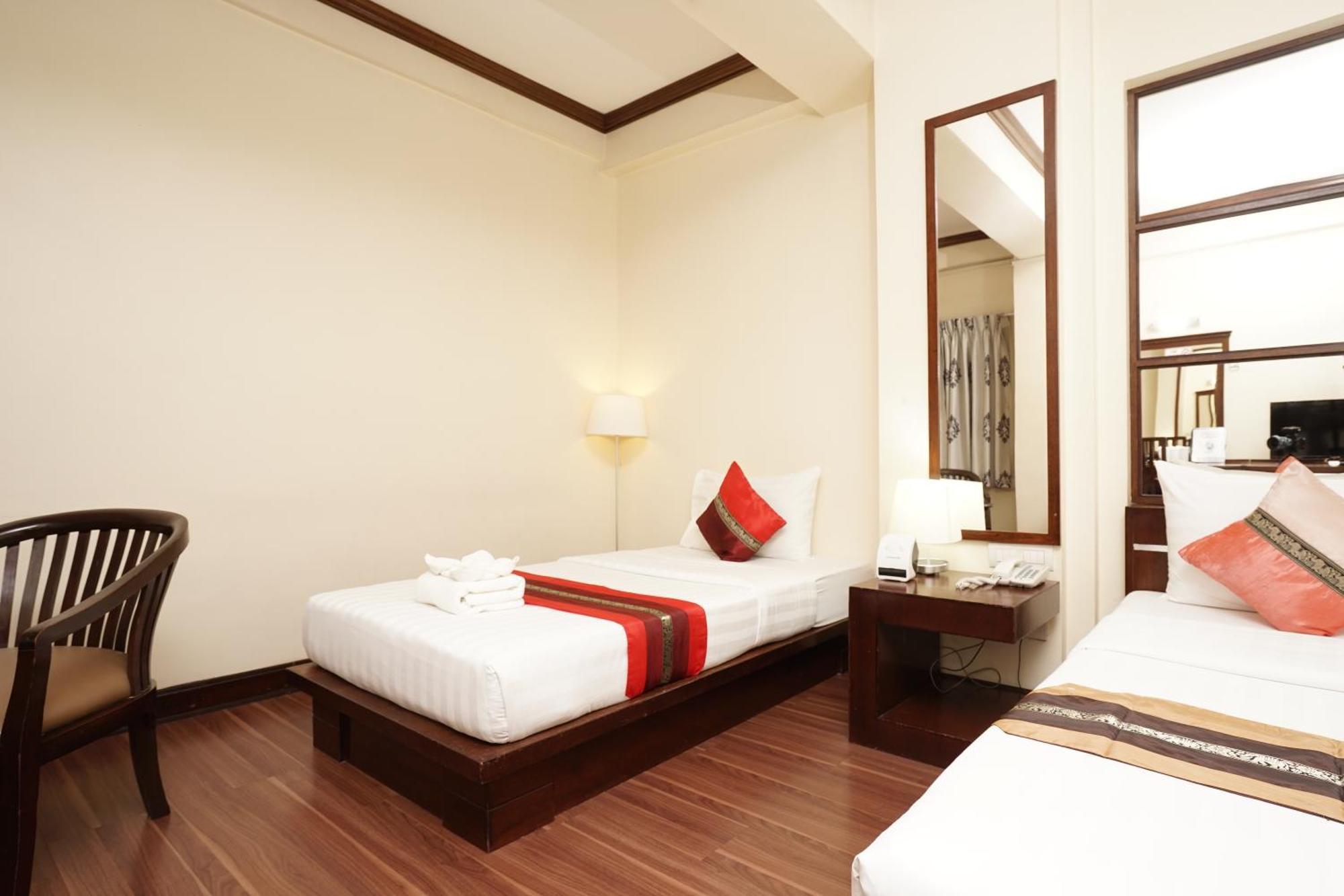 Grand Business Inn Bangkok Extérieur photo